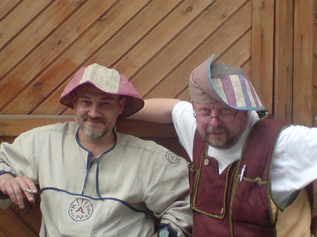 Два дубочки - два грибочки.